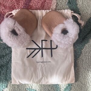 Freshly Picked Tan shearling baby shoe